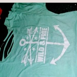 Wild & Free back cut out shirt only worn once!